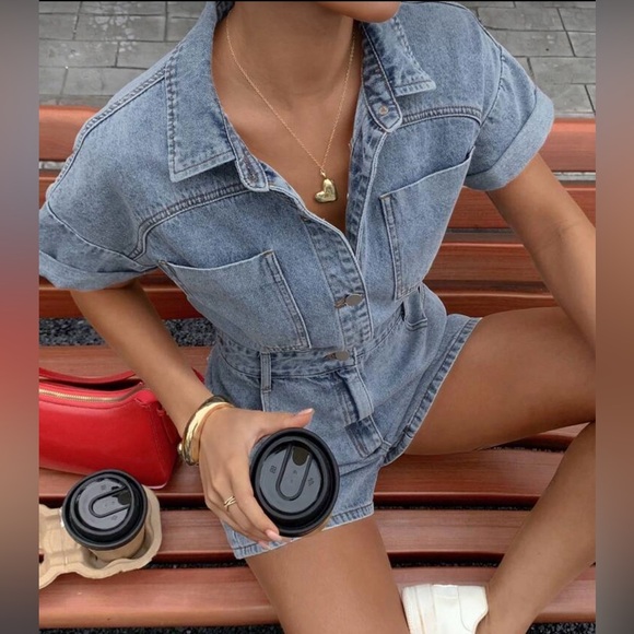 🔵”NWOT” CURVY LightWASH Denim Romper - Picture 3 of 13